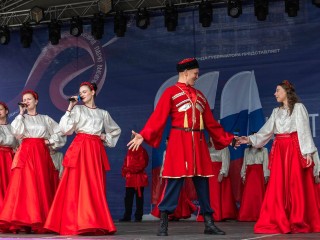 Центральный парк Реутова собрал 2500 человек на празднование Дня России