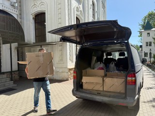 Прихожане Пушкино передали помощь в военный госпиталь для раненых бойцов СВО