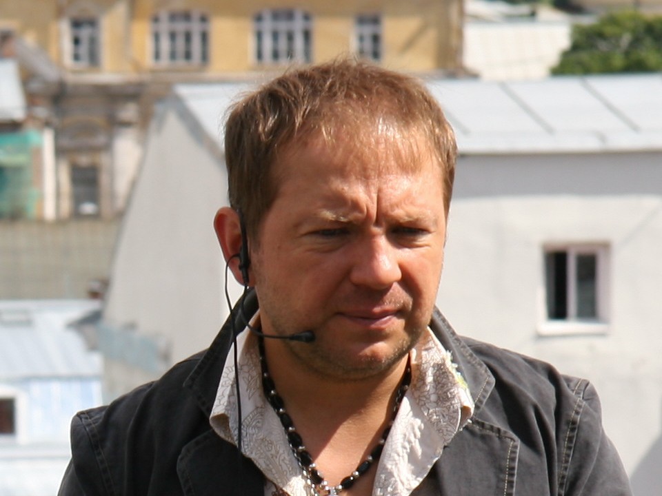 Знаменитого актера Андрея Федорцова заметили во время съемок во дворе Мытищ