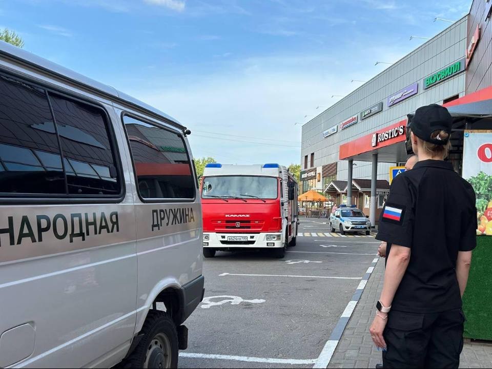 Эвакуацию из торгового центра после сообщений о минировании провели в Долгопрудном