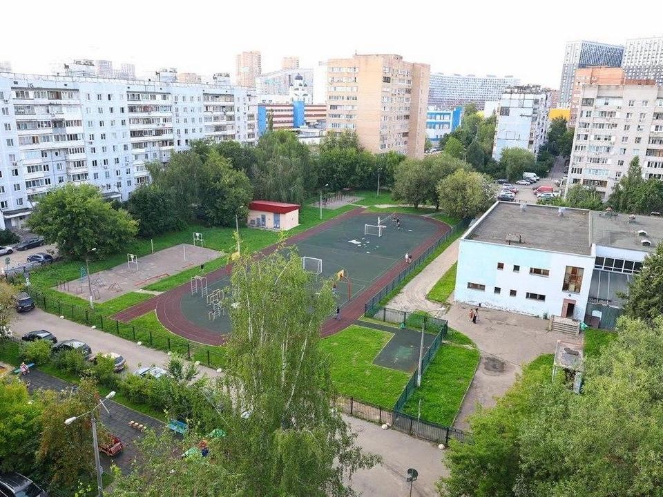 Школу № 14 со стадионом капитально обновят к маю 2026 года