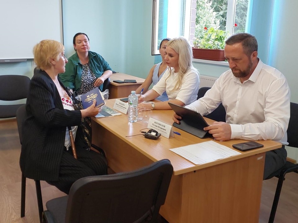 Жительница Серпухова поблагодарила врачей и депутата за помощь и чуткое отношение