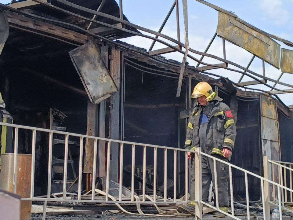 В Химках ликвидировали пожар на рынке в деревне
