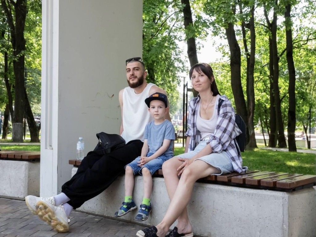 В парке Талалихина отметили День семьи свадьбой в фолк-стиле и мастер-классами