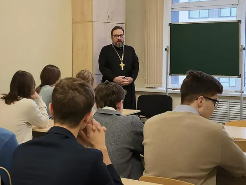 Какие предметы могут вести в школах священники: мнение представителя Русской православной церкви