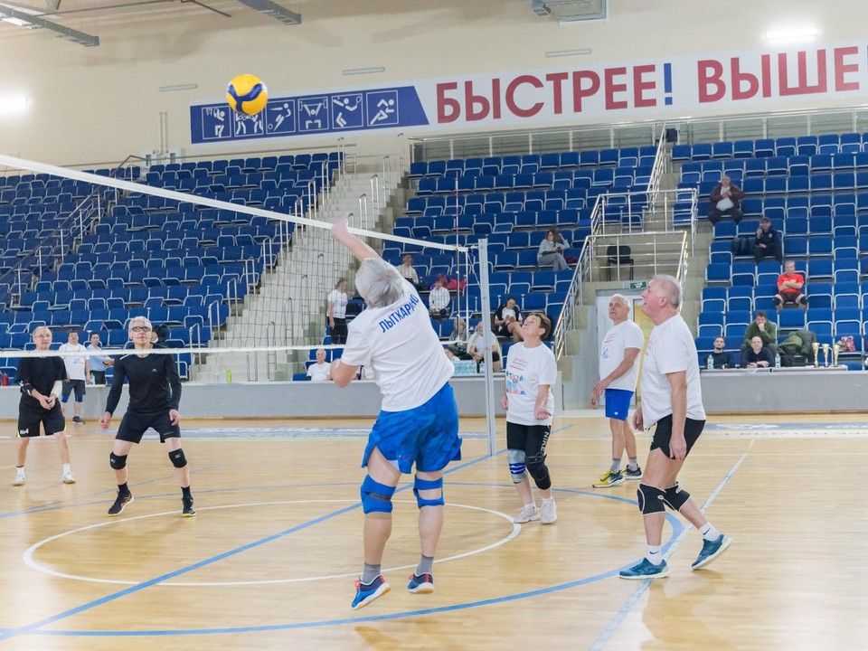 Лыткаринцы старшего возраста занимаются спортом, вокалом и танцами