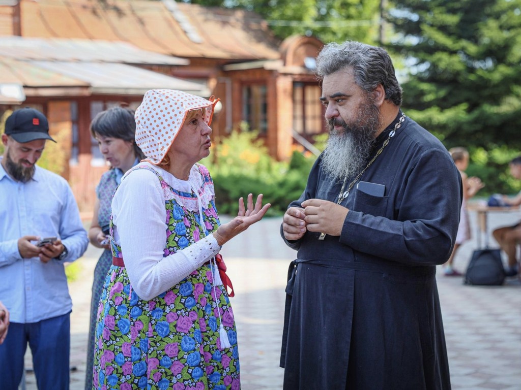 Храм Иоанна Богослова в Ликино-Дулеве провел ярмарку в помощь участникам СВО