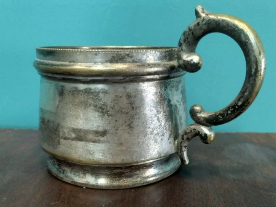 Польский подстаканник, которому 155 лет, продают в Звенигороде