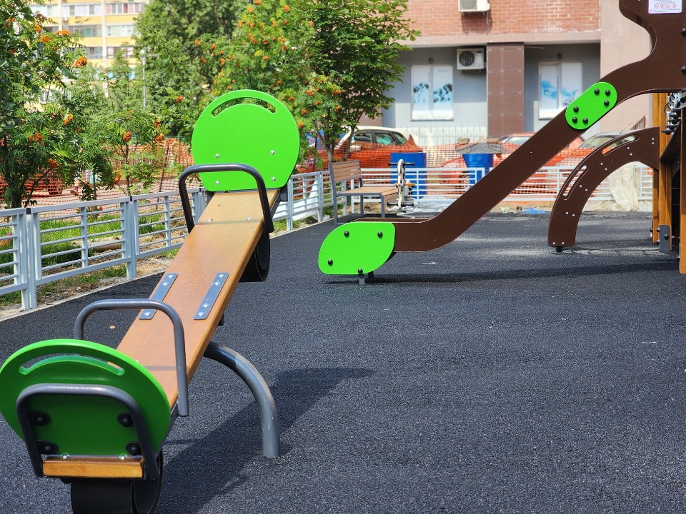 Новые детские площадки установят в Белой Колпи и Степанькове
