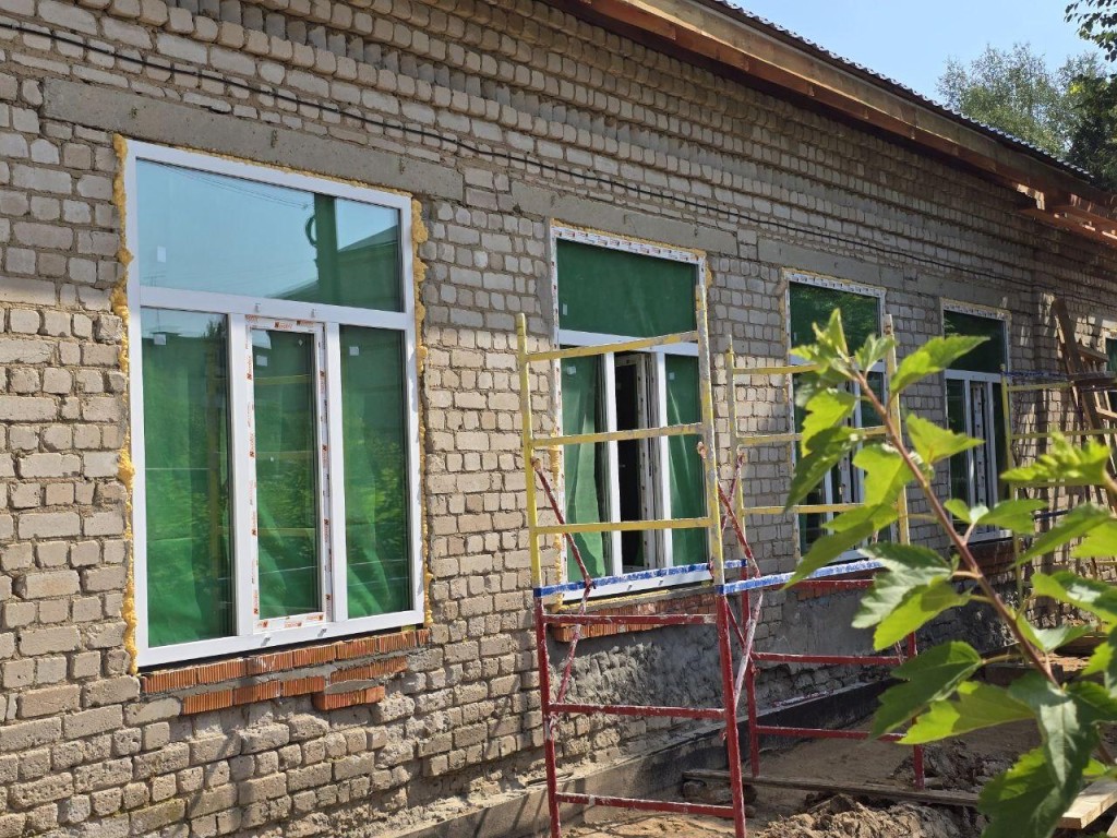 В школе в Колычеве сделают новые окна и крышу к 1 сентября