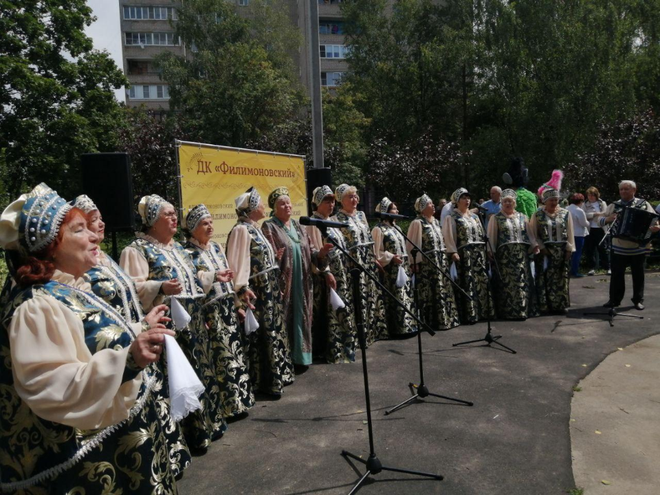 Праздник устроили для жителей улицы 1 Мая