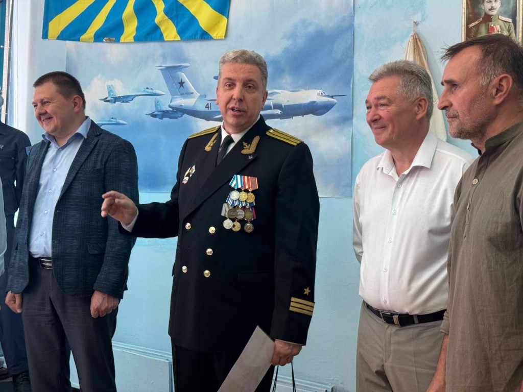 Лыткаринского подводника поздравили с наступающим Днем Военно-Морского Флота
