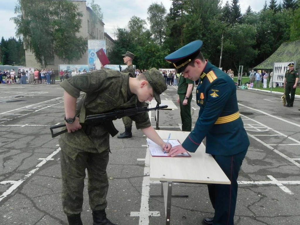 Присяга в ЗАТО Молодежный: юноши стали защитниками Отечества