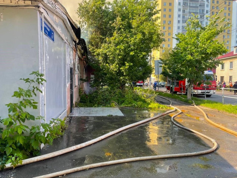 Сотрудники «Мособлпожспас» приняли участие в ликвидации пожара в Солнечногорске