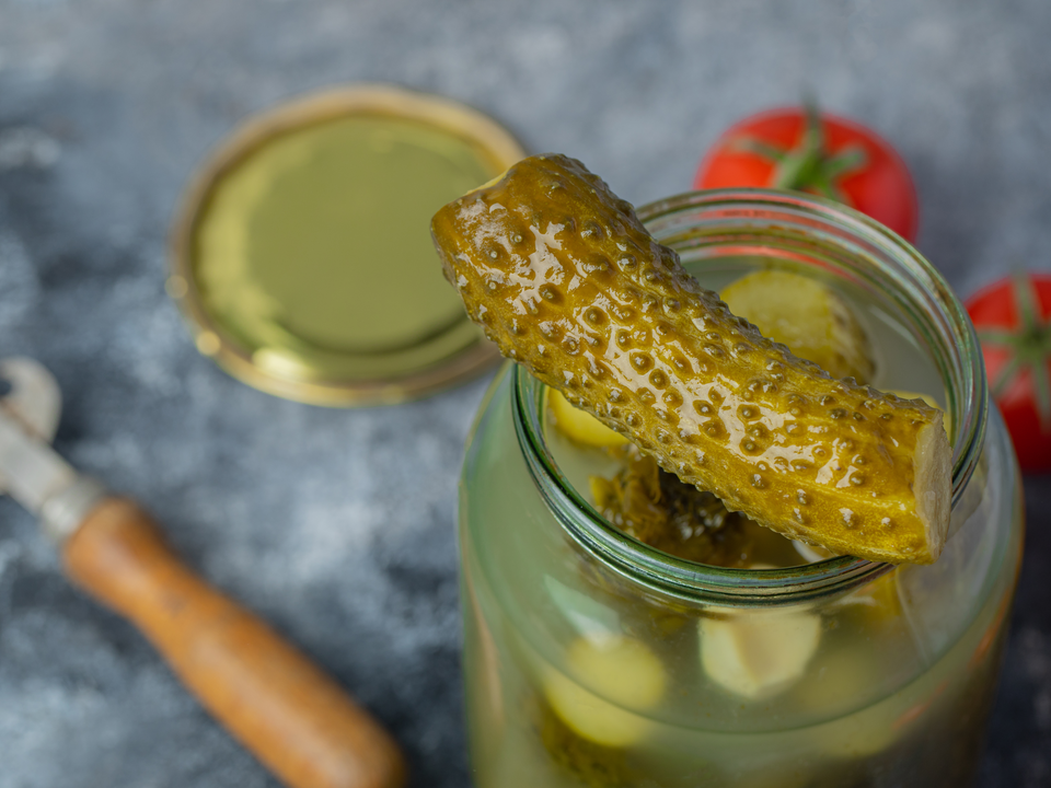 Почему маринованные огурцы становятся мягкими и мутными — неожиданные враги вкуса