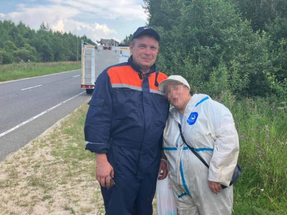 Спасатели за шесть часов нашли заблудившуюся в талдомском лесу женщину