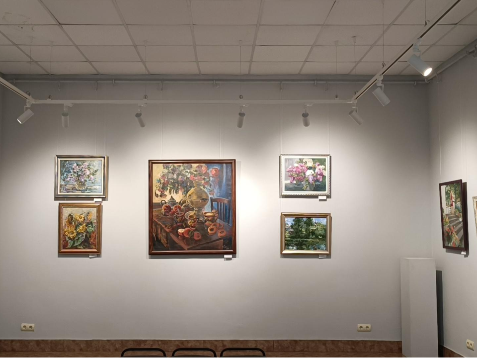 Выставка «Палитра наукограда» открылась в Художественной галерее Лобни