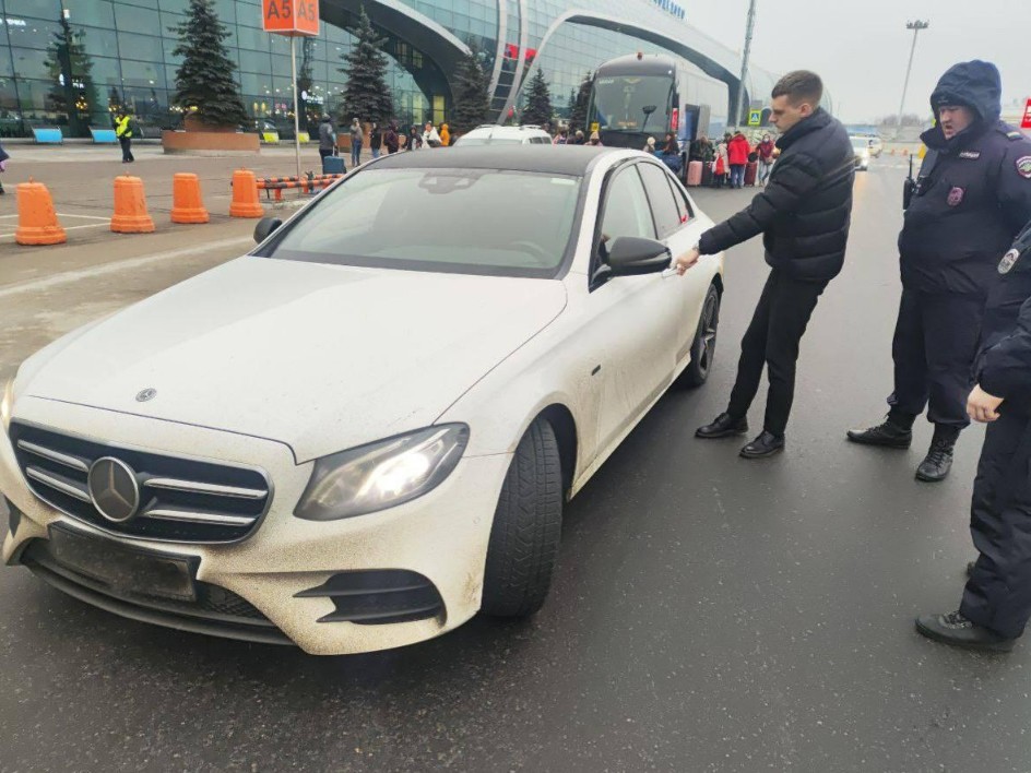 В Подмосковье возле аэропортов прошли облавы на нелегальные такси