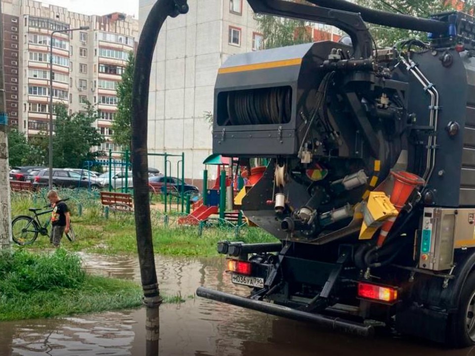 «Задействованы все службы и вся техника»: в Балашихе устраняют последствия непогоды