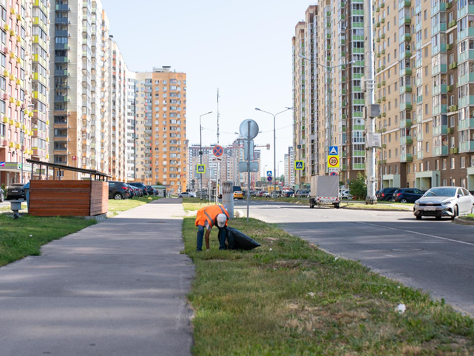 В Люберцах отремонтировали ограждения и почистили дороги
