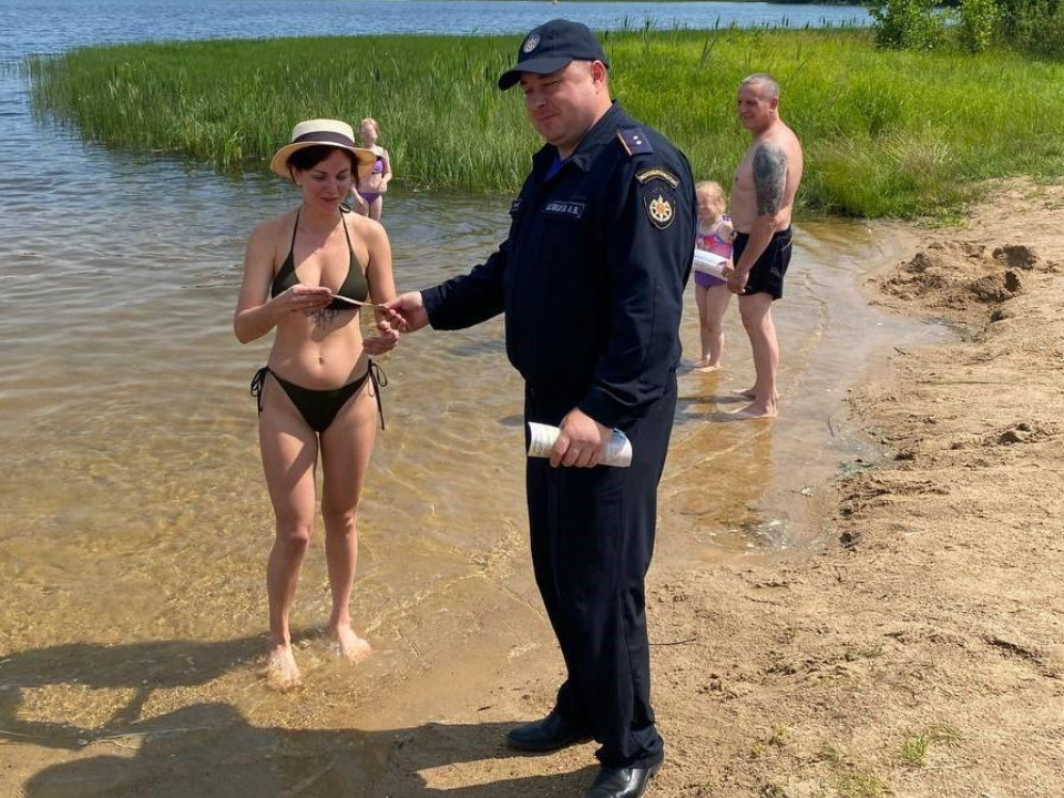 В Лотошине спасатели провели профилактические мероприятия на водоемах