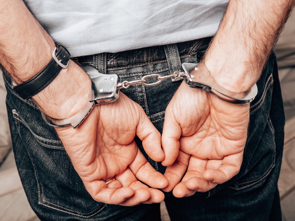 Полиция задержала в Коломне мужчину, напавшего с топором на пассажиров электрички