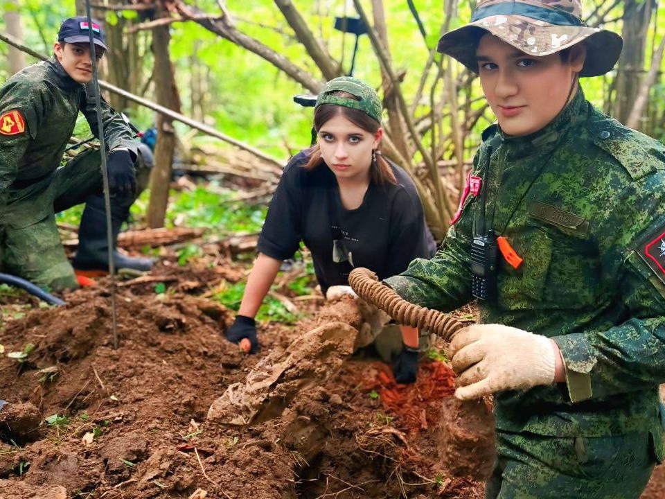 В Михайловском найдены останки красноармейца времен Великой Отечественной войны
