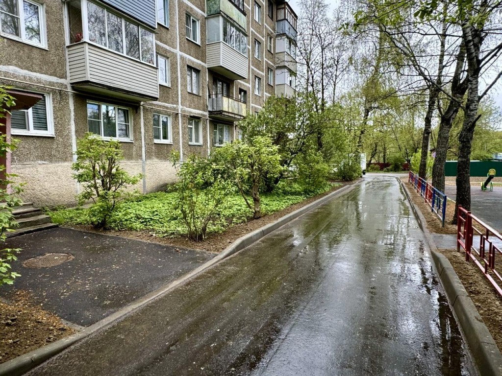 В Подмосковье привели в порядок 200 дворовых территорий