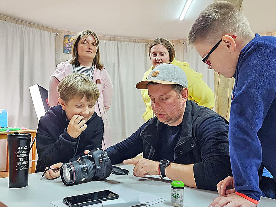 Мультипликаторы в Ступине осваивают покадровую съемку: в парке Островского создается «История улиток»