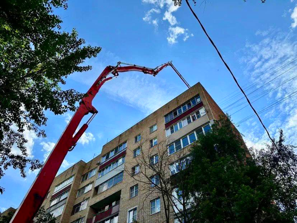 Капитальный ремонт крыши дома начался в Можайске на улице 20 Января