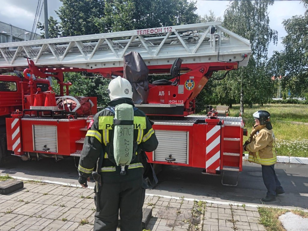 Пожарные спасли условного пострадавшего на учениях в Одинцове