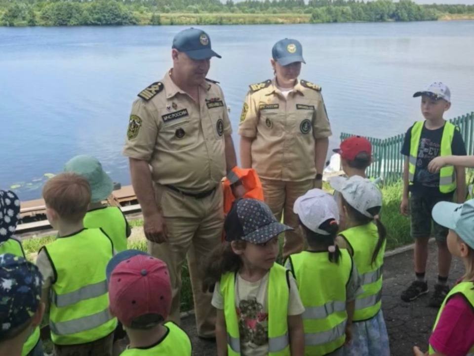 Жителям Подмосковья напомнили о правилах поведения у водоемов