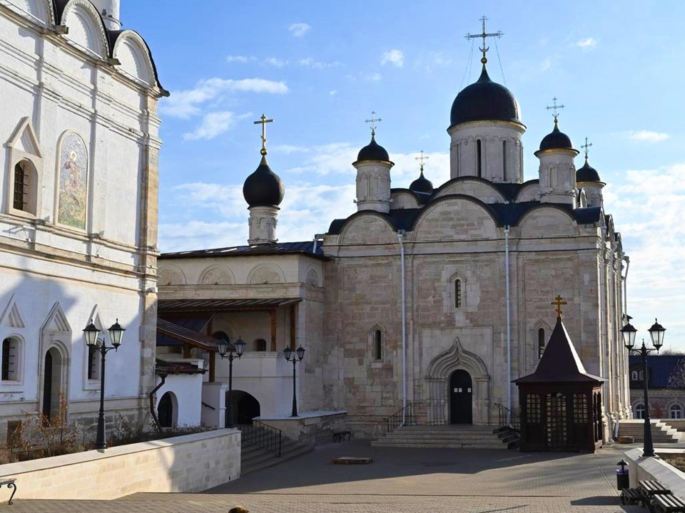 Православный монастырь в Серпухове приглашает сестер милосердия