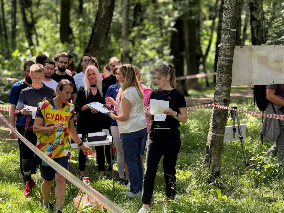 Спорт и историю совместили на патриотическом мероприятии в парке «Дубки»