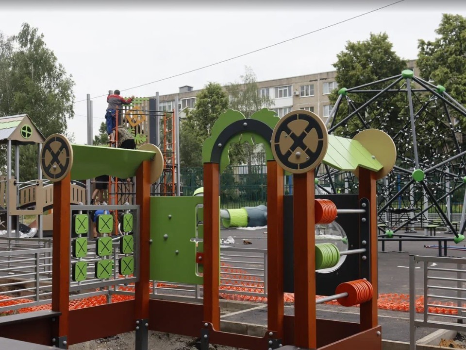 Игровую зону для маленьких жителей в Жучках обновят в 2026 году