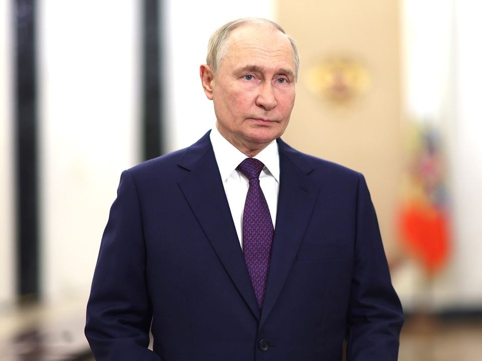 Путин вручил награды лауреатам премии «Все для Победы!»