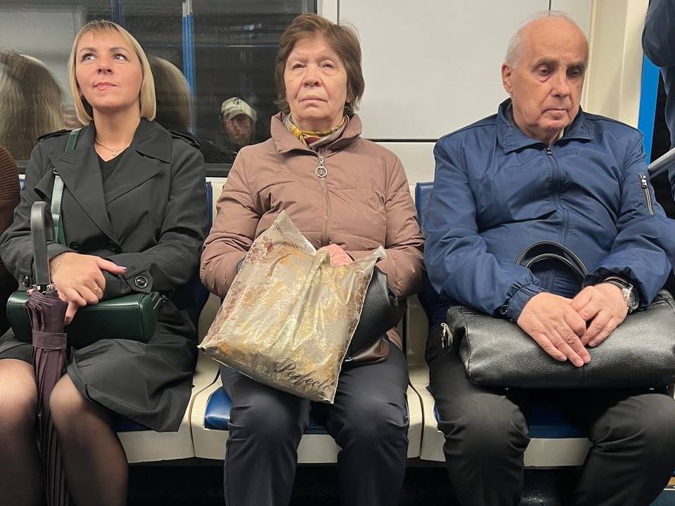 На следующей неделе пойдет жара, а пока не стоит убирать плащ и зонт
