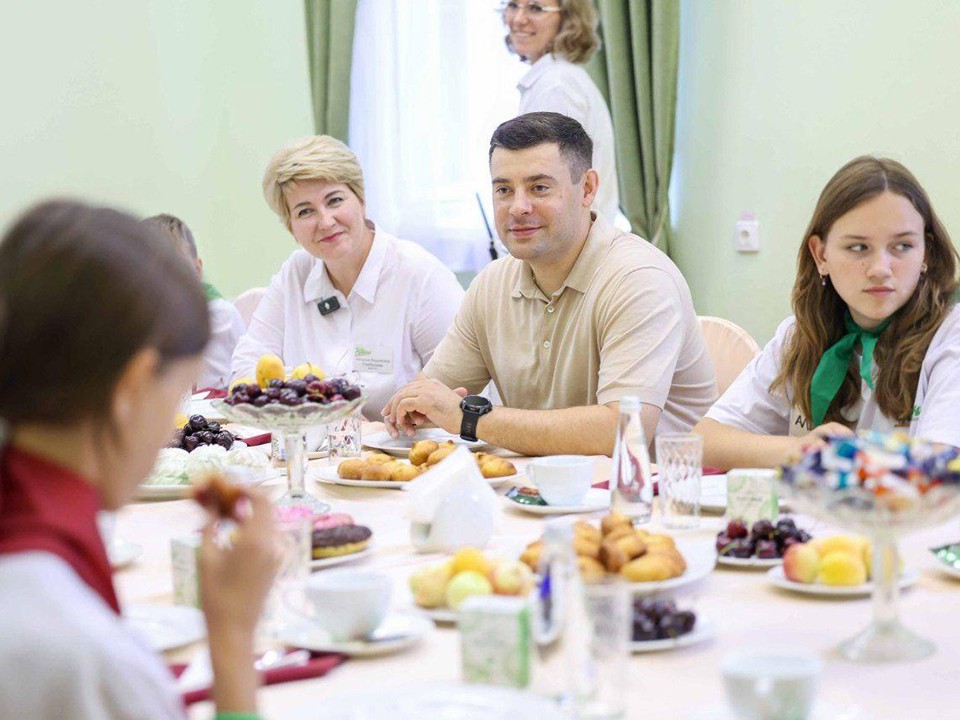 Глава Подольска проверил работу детского лагеря «Родина»