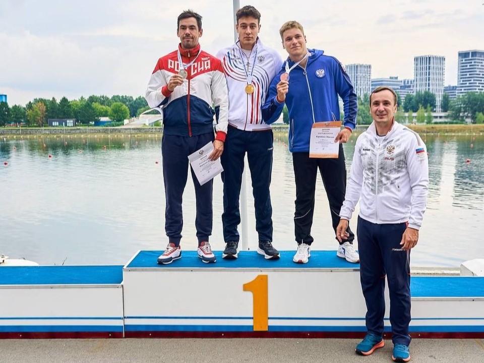 Два золота и серебро завоевали бронницкие гребцы в первый день Чемпионата России