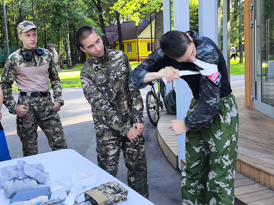 В Ступинском парке подростков научили спасать жизни