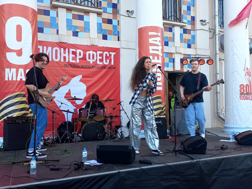 Как электростальский «Автомобиль» давал живой концерт на ступенях ныне сгоревшего ДК