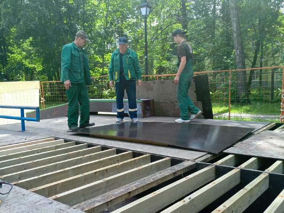Скейт-площадку реконструируют в парке Монина
