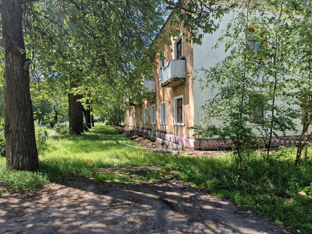 Разбитые тротуары на улице Правды в Дубне восстановят до конца лета