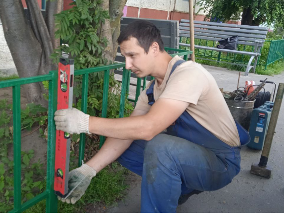 Палисадники у коломенских многоэтажек поможет оборудовать управляющая компания