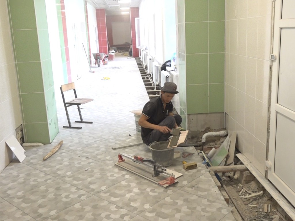 В Родниковской школе №32 подошел к концу капремонт первого этажа