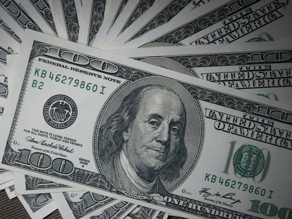Курс доллара повысился до 78,2₽