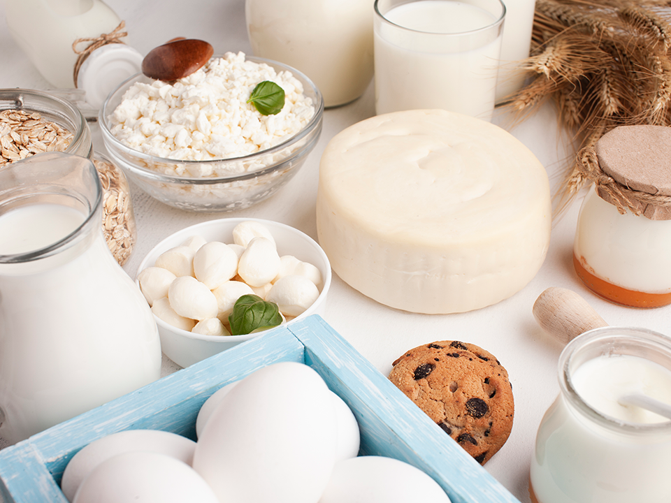 Диетолог предложил продукты для восполнения дефицита кальция после 50 лет