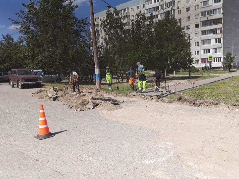 В деревне Давыдово из-за ремонтных работ водителей попросили убрать машины с парковок