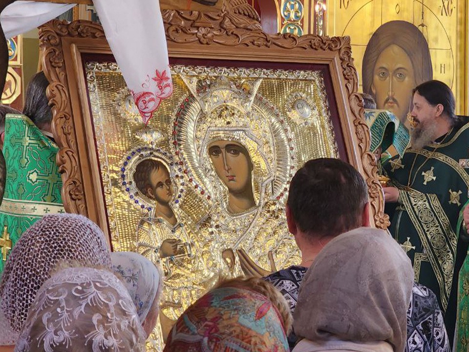 Икона Божией Матери «Троеручица» прибудет в Никольский храм Истры