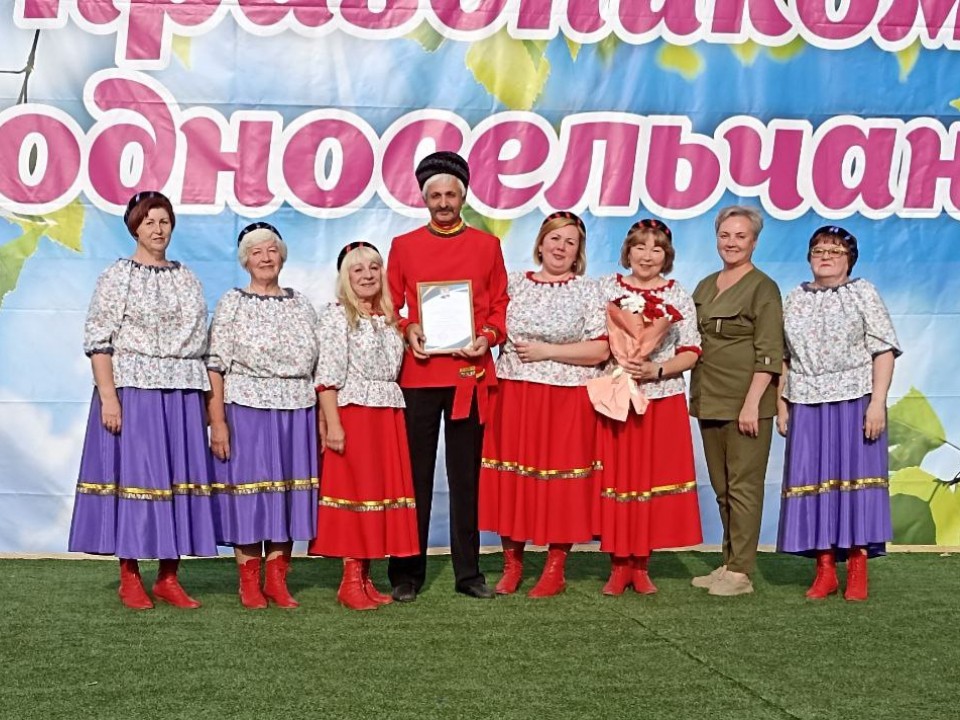 Девятерых долгожителей Туголесского Бора поздравили с почетным возрастом